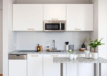 decoracao-de-cozinha-pequena-inspire-se-com-armarios-planejados